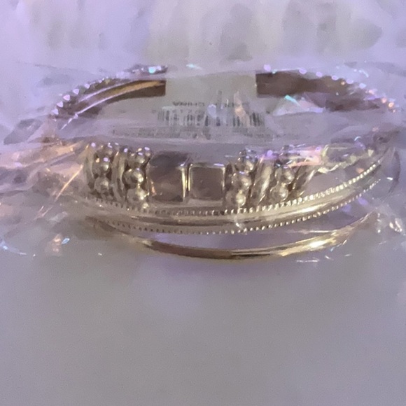 PRETTY D’BELLO GOLD TONE 3 PIECE BANGLE SET - Picture 2 of 3